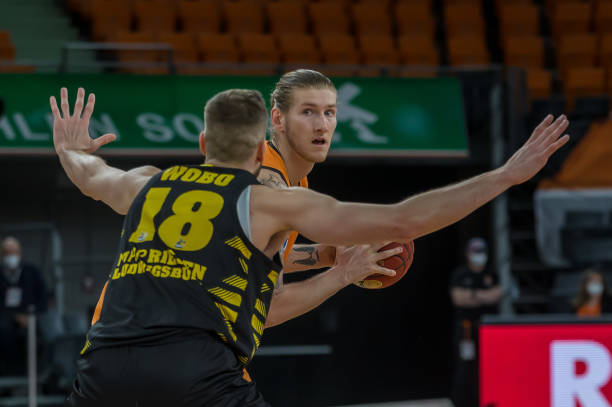 还迫使对手 还迫使对手