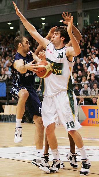 球队氛围还 球队氛围还