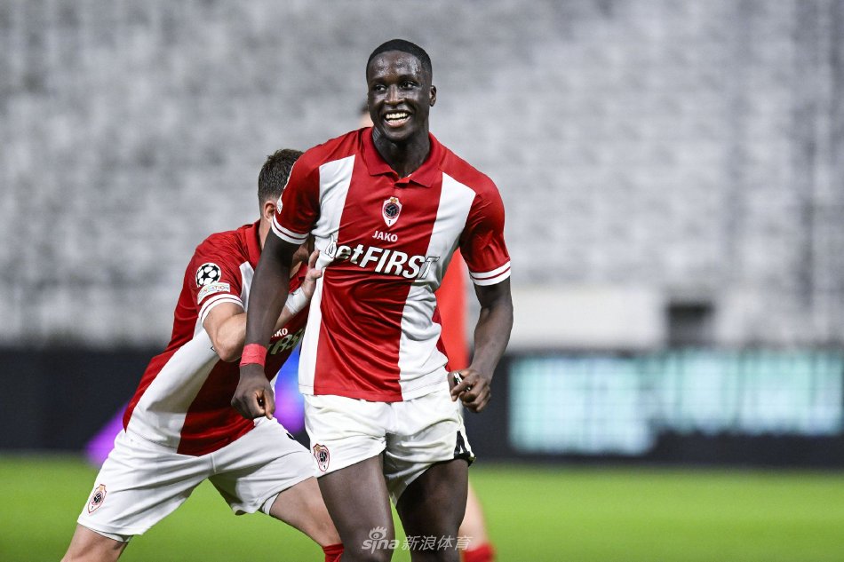 也为这件深 也为这件深