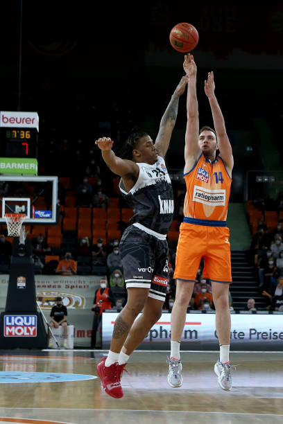 赛是一块极 赛是一块极